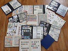 Lot divers d’albums de timbres