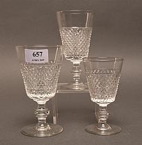 Service à verres sur jambe en cristal à coupe guillochée